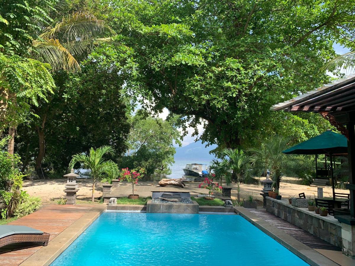 The Village Bunaken Exterior photo