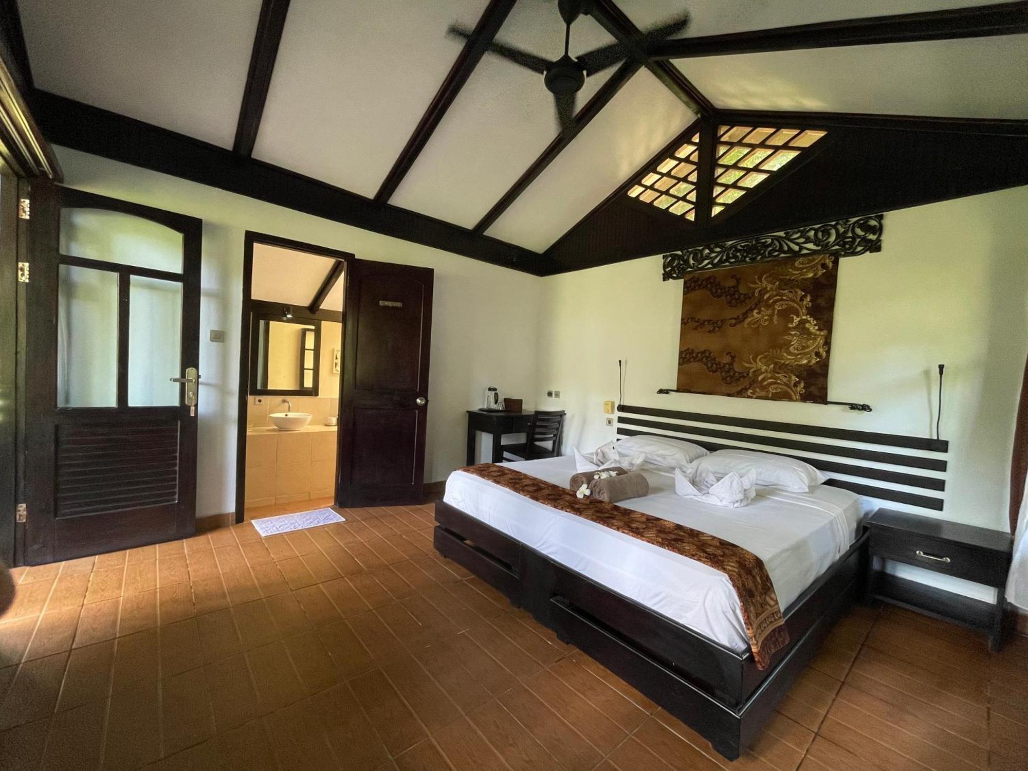 The Village Bunaken Exterior photo